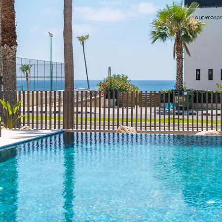 Waterside Sea View Апарт-отель *
